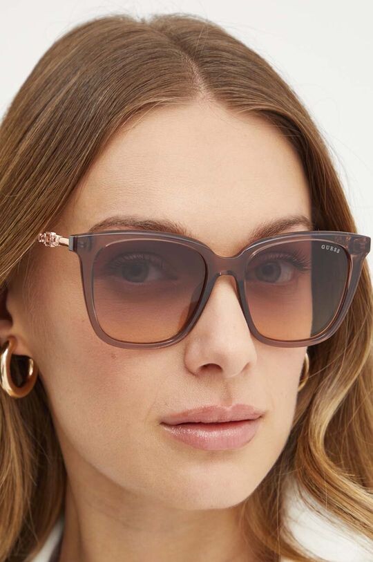 

Солнечные очки Guess, коричневый