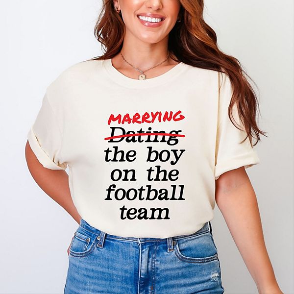

Футболка женская garment dyed с принтом "Marrying the boy on the football team" Simply Sage Market, Ivory