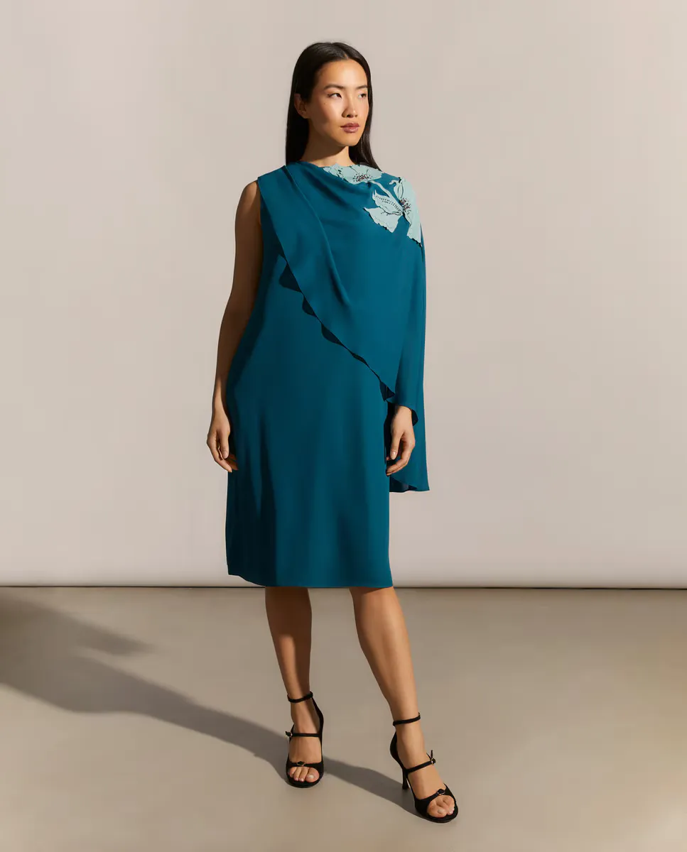 

Короткое платье-кейп Woman Fiesta El Corte Inglés, цвет 530 Verde Oscuro