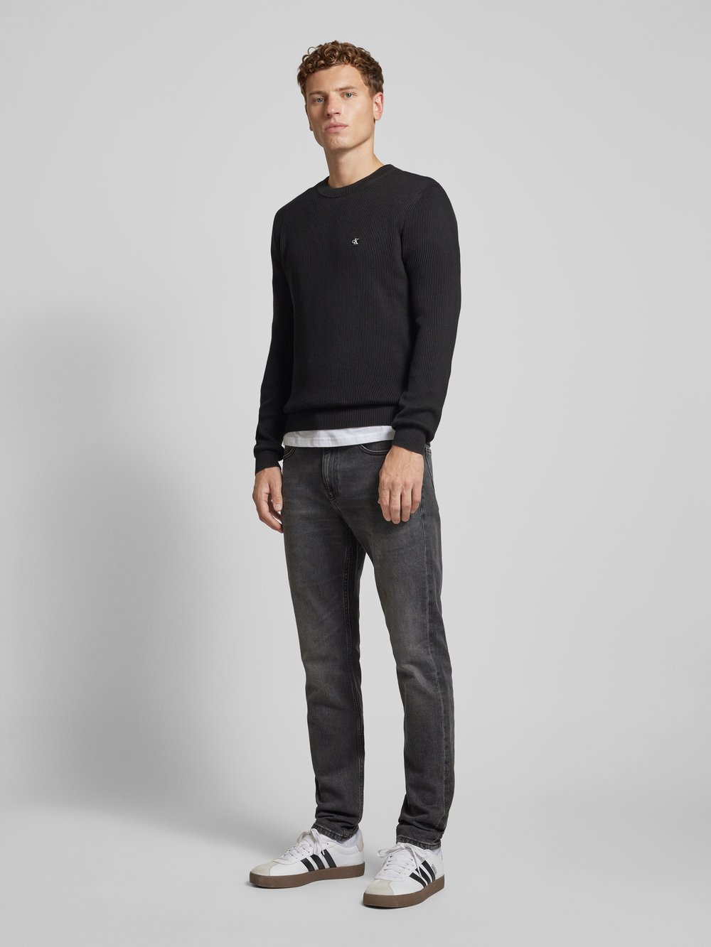 

Узкие зауженные джинсы с пятью карманами Calvin Klein Jeans, черный