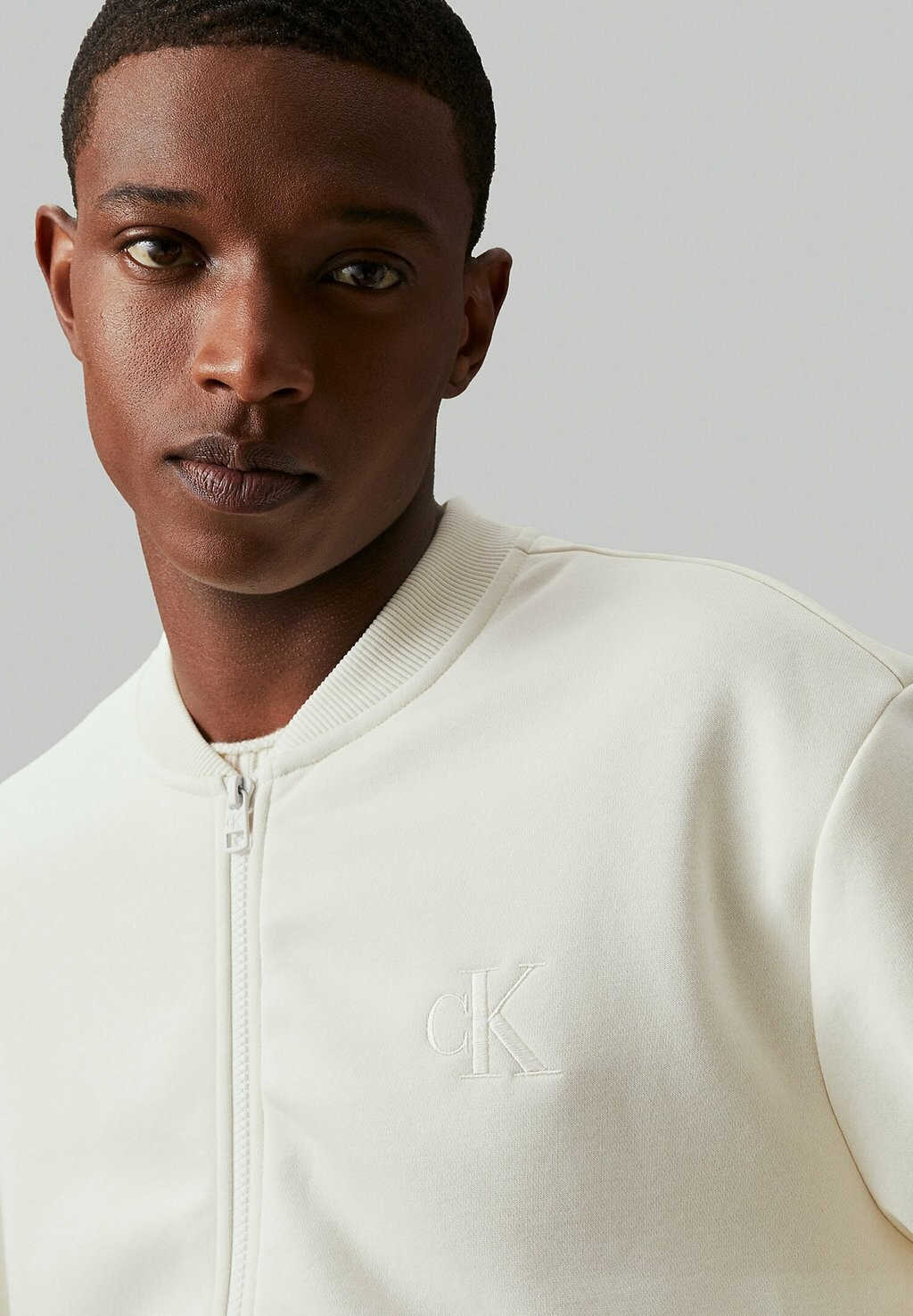 

Бомбер Mono Applique Calvin Klein, слоновая кость