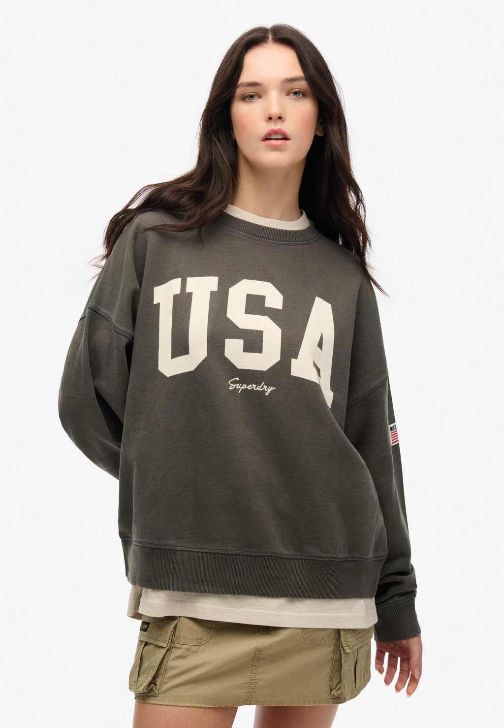 

Толстовка ATHLETIC ESSENTIALS RELAXED CREW Superdry, темно-серый