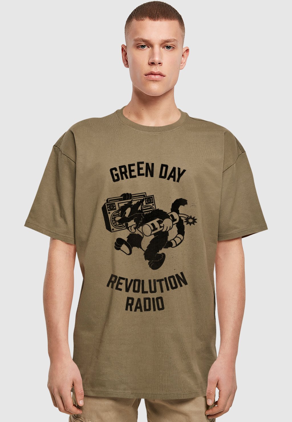 

Футболка с принтом GREEN DAY REVOLUTION RADIO Merchcode, оливковый