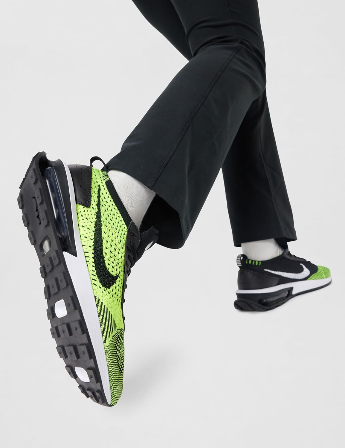 Мужские кроссовки Nike Air Max Flyknit Racer, белый/черный — фото 2