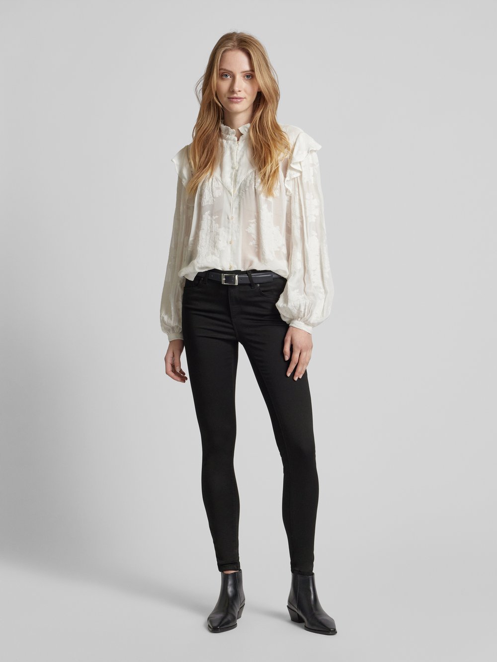 

Джинсы облегающего кроя с пятью карманами, модель «LUX» Vero Moda, черный