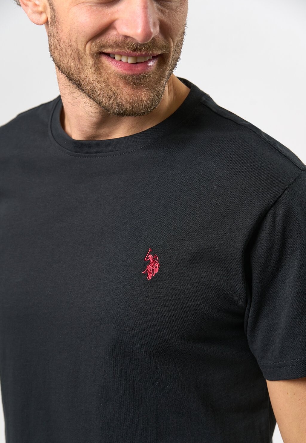 Базовая футболка U.S. Polo Assn., туфли-чечетки Arjun — фото 3