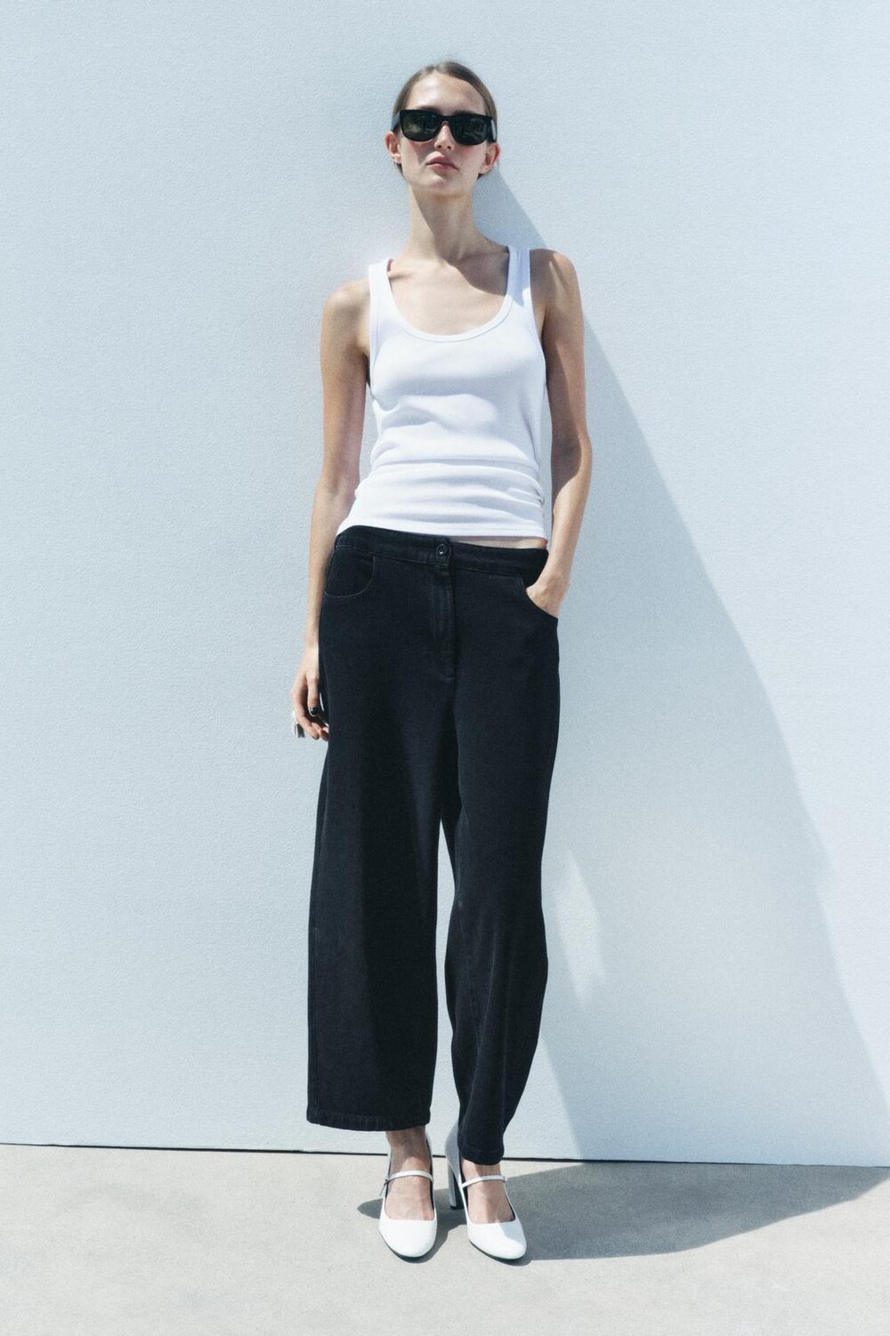 

Джинсы barrel со средней посадкой ZARA, черный