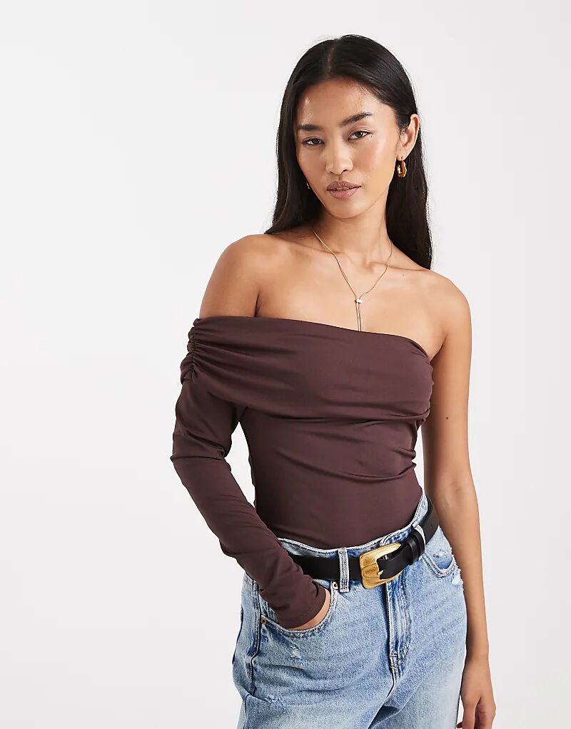 

Боди New Look с одним рукавом и сборками коричневого цвета