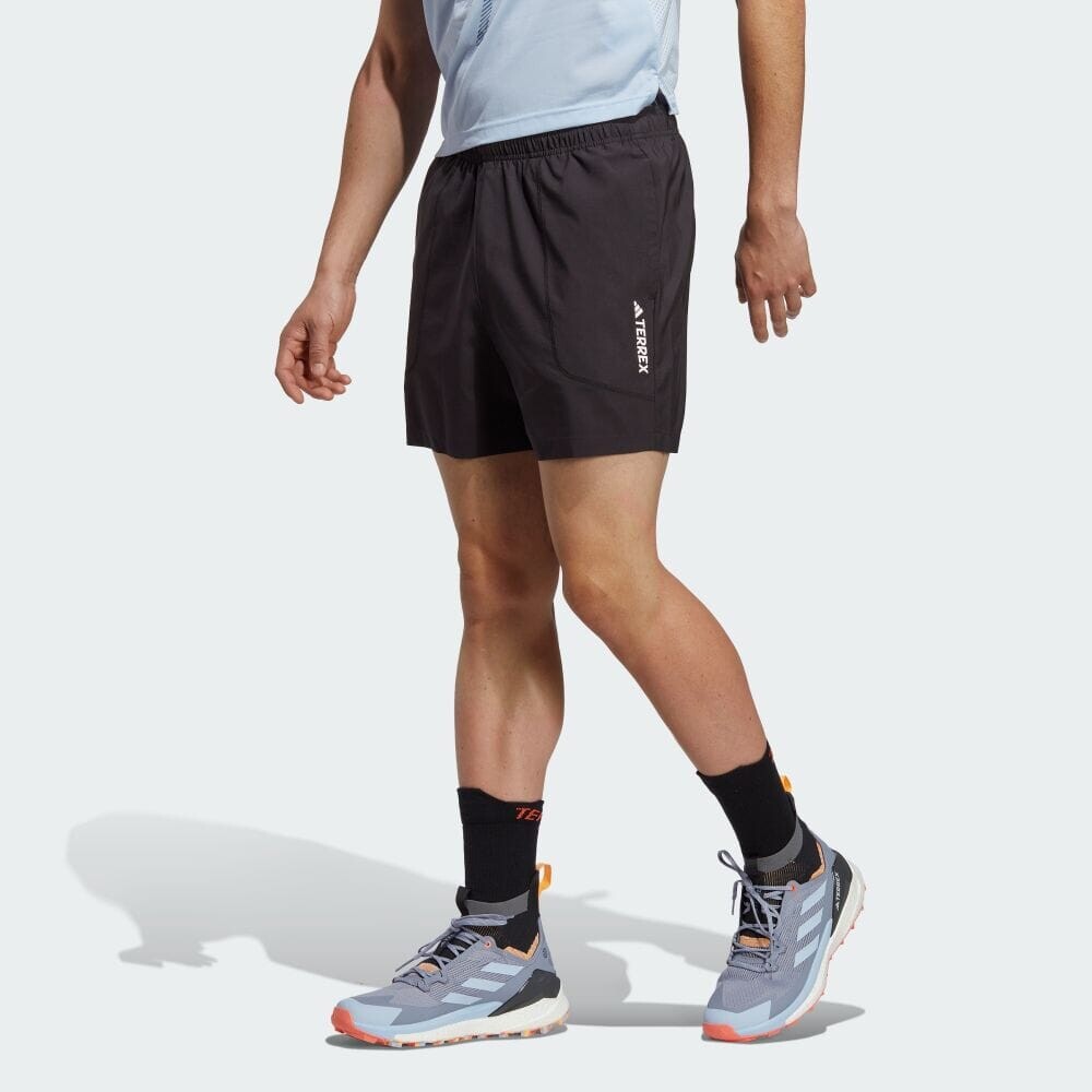 

Шорты Adidas HM4013, черный