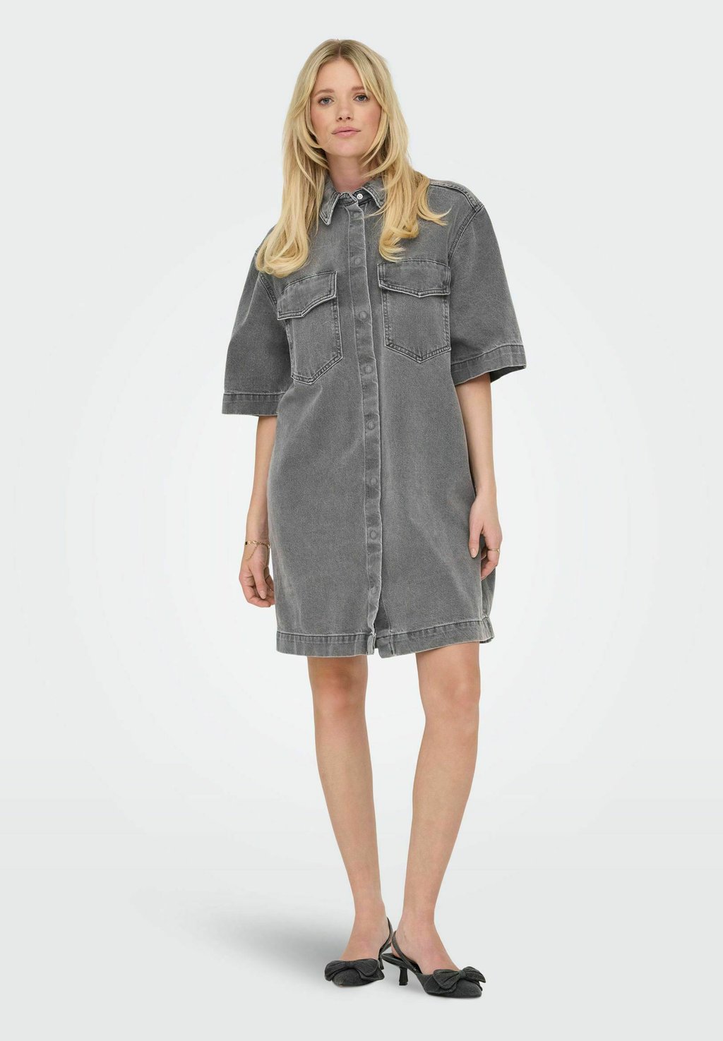 

Платье из денима ONLSOPHIE KURZES ONLY, цвет Medium Grey Denim