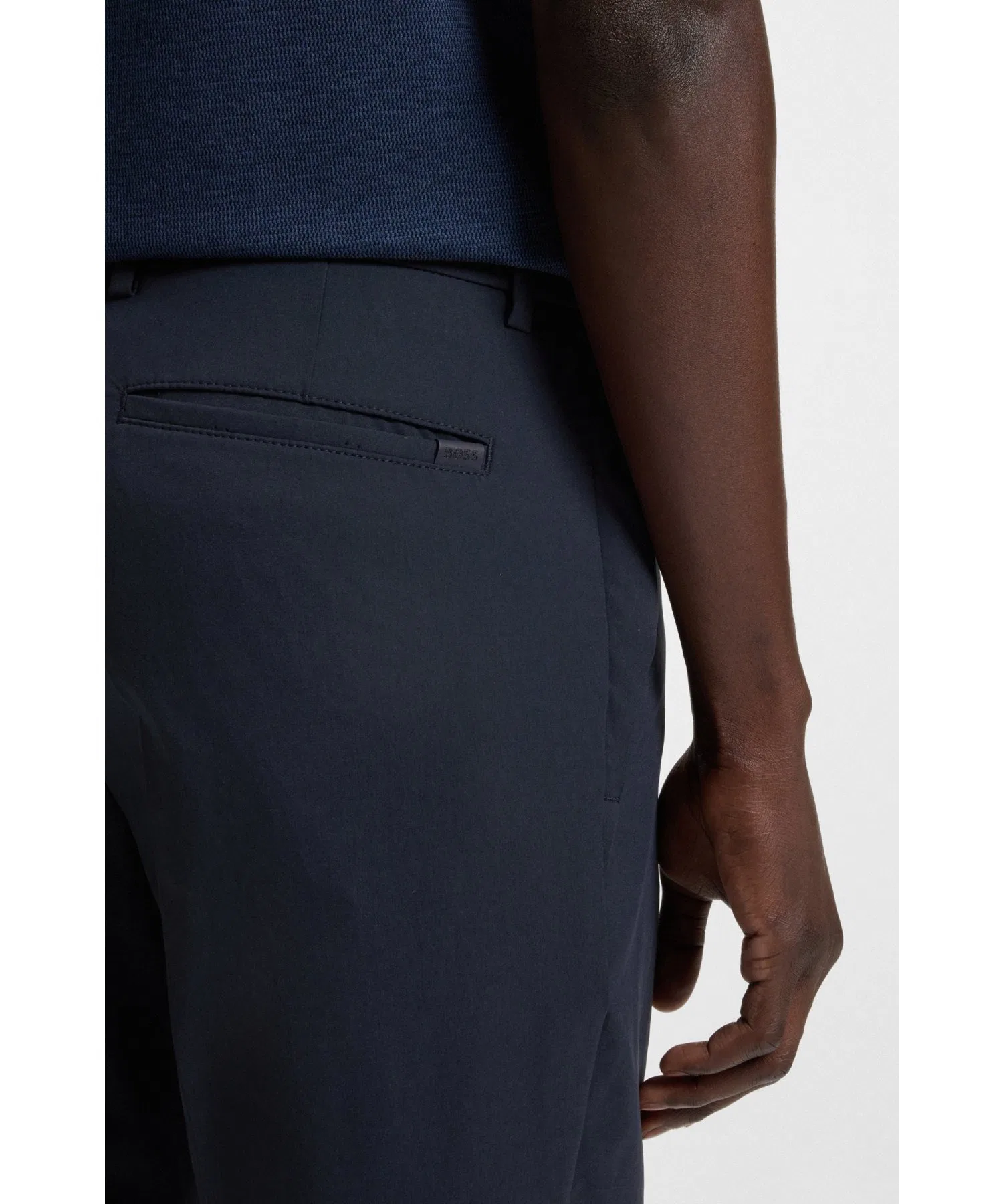 Мужские брюки BOSS Comfort Satin тёмно-синие — фото 2