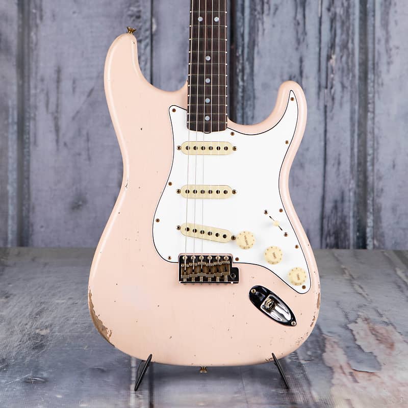 

Электрогитара Fender Custom Shop Limited Edition 1964 Straotcaster Relic, Super Faded Aged Shell Pink