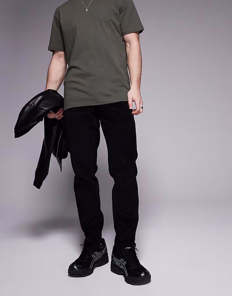 

Зауженные вельветовые брюки черного цвета Asos Design