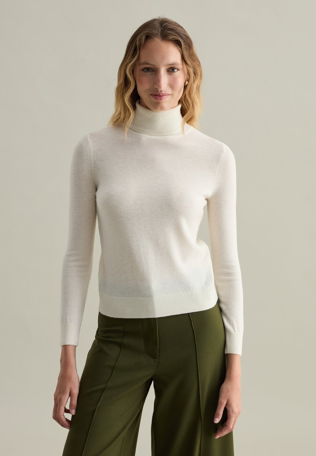 

Джемпер TURTLENECK PIOMBO, белый