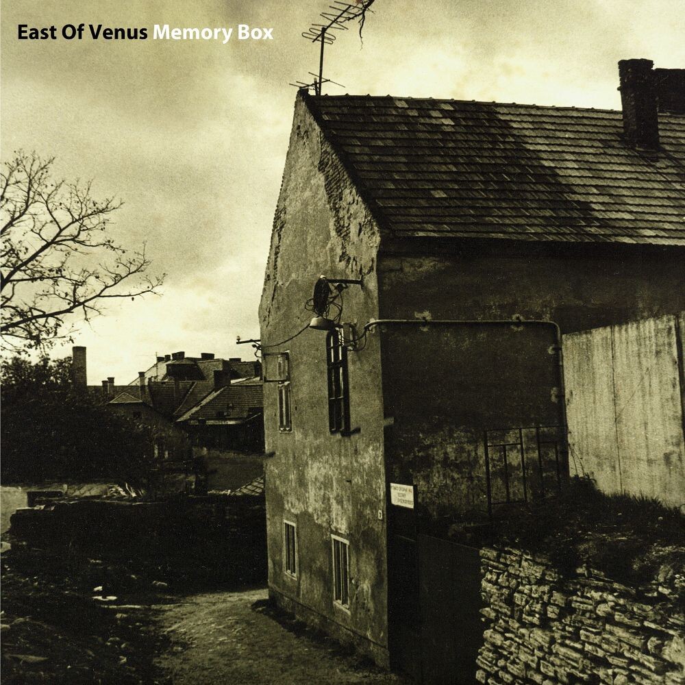 

Виниловая пластинка LP Memory Box - East Of Venus