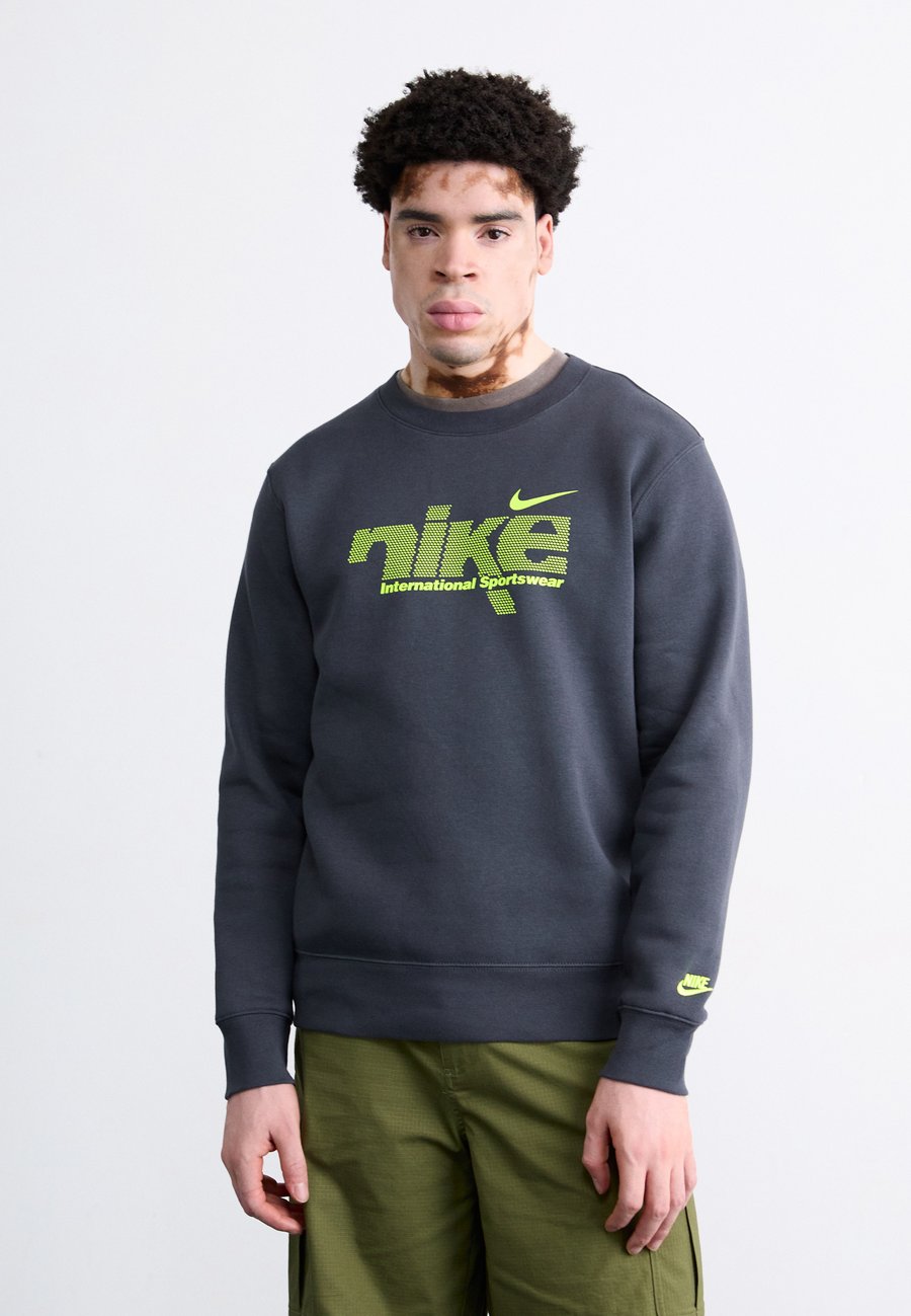 

Толстовка Nike Sportswear CLUB CREW SPORT, Anthracite/Volt/Anthracite