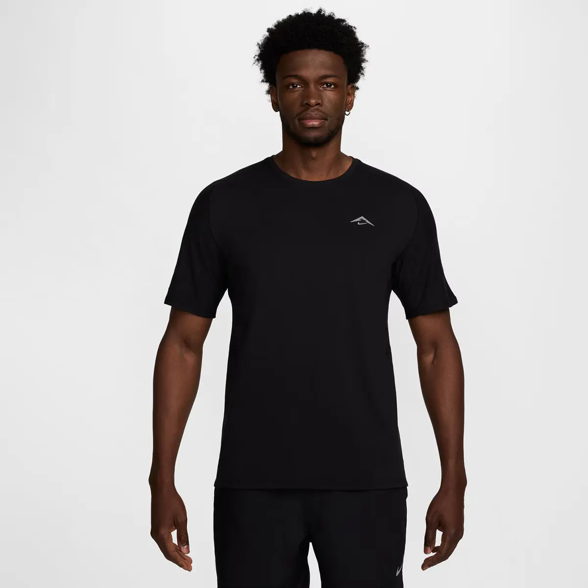 

Мужская футболка Nike Solar Chase, черный