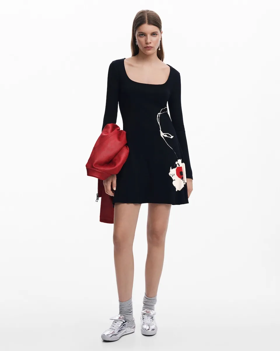

Короткое платье с цветочным принтом Desigual, черный
