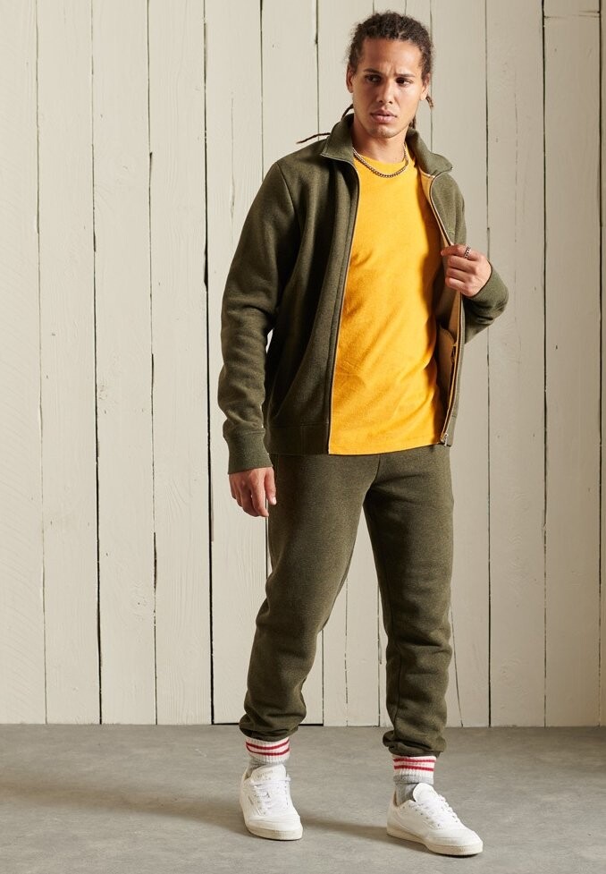 

Футболка базовая VINTAGE LOGO EMB Superdry, цвет turmeric marl