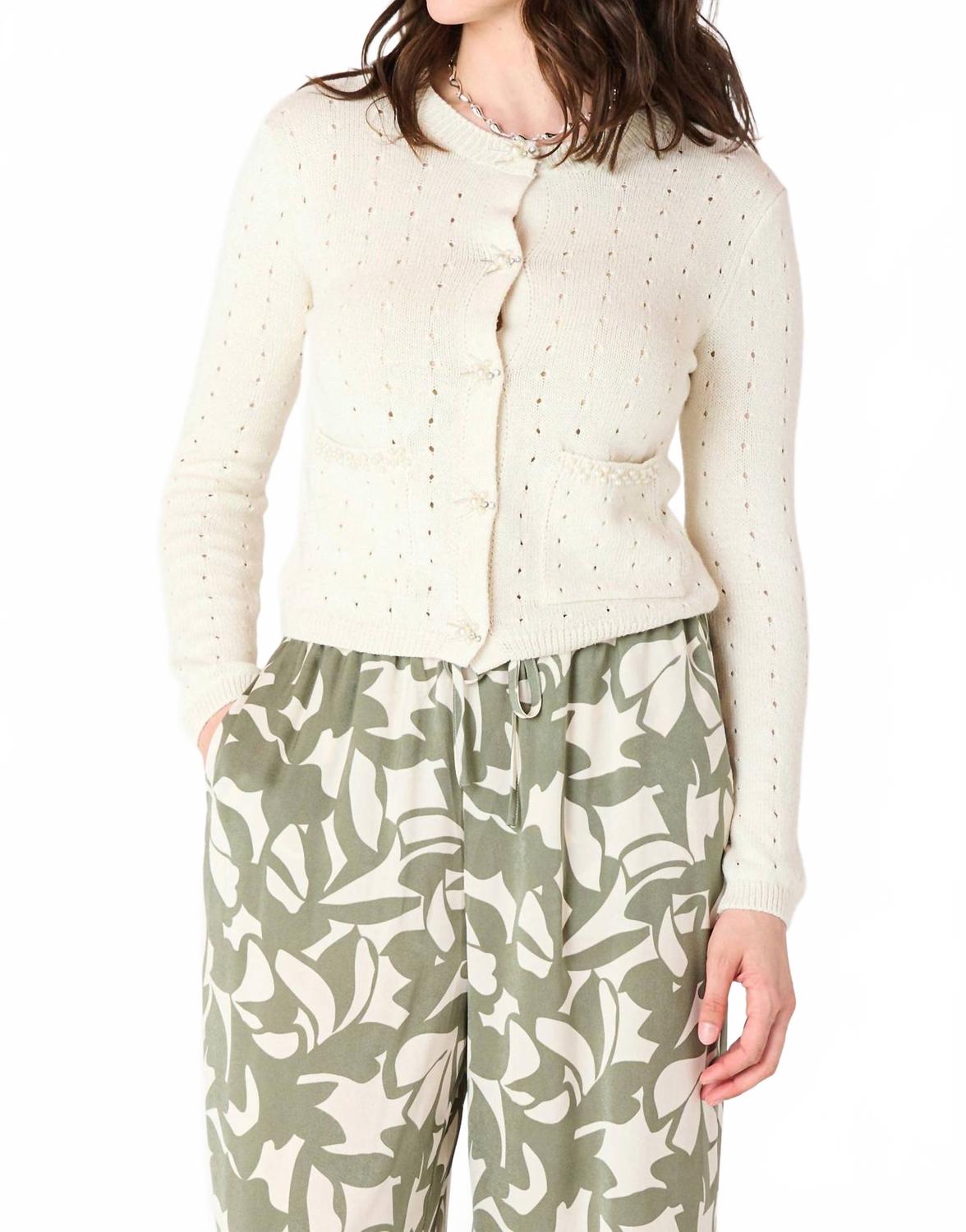 

Кардиган с ажурным швом и отделкой жемчугом цвета экрю Dex, экрю