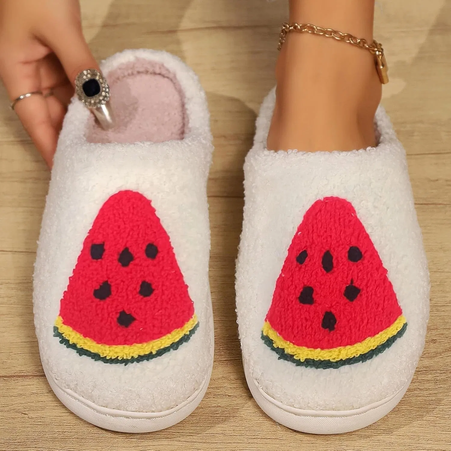 Hausschuhe Damen - Herren Süße Plüsch Pantoffeln Flauschige теплые тапочки женские меховые эстетичные домашние туфли Lustige Hausschlappen Teenager Mädchen F SKFLABOOF, 012C Wassermelone Rot — фото 3