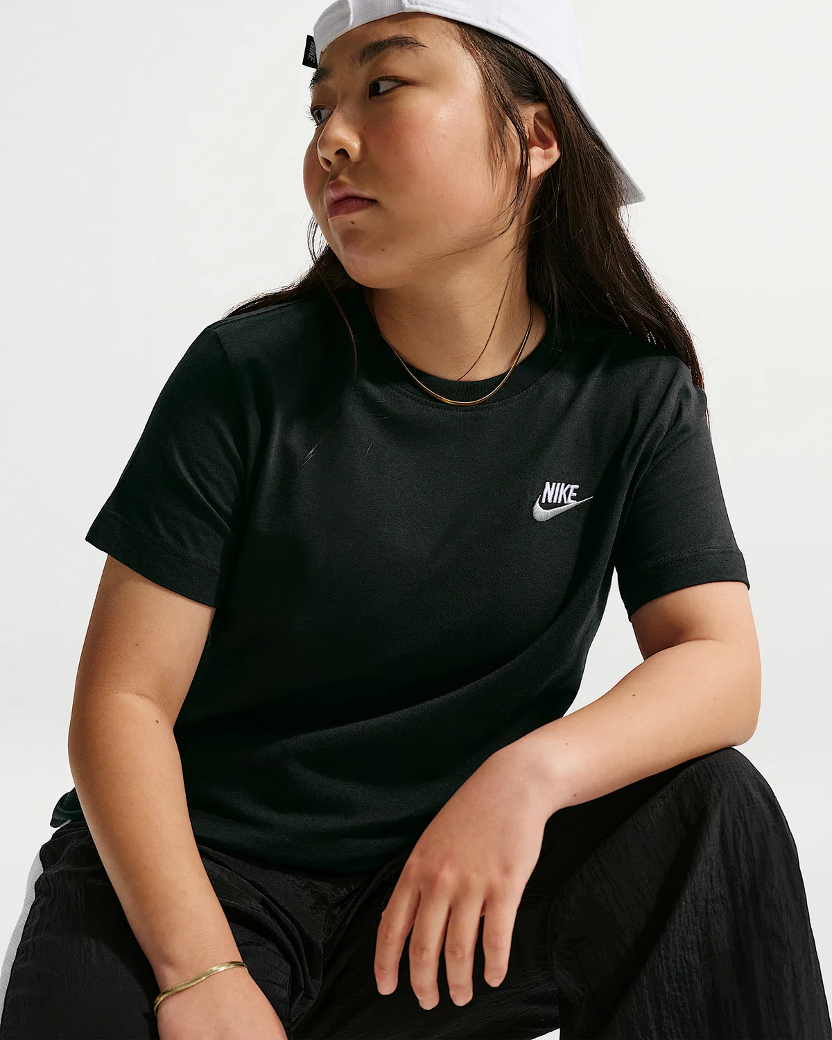 Детская футболка (большой размер) Nike Sportswear, Black/White/Wolf Grey — фото 3