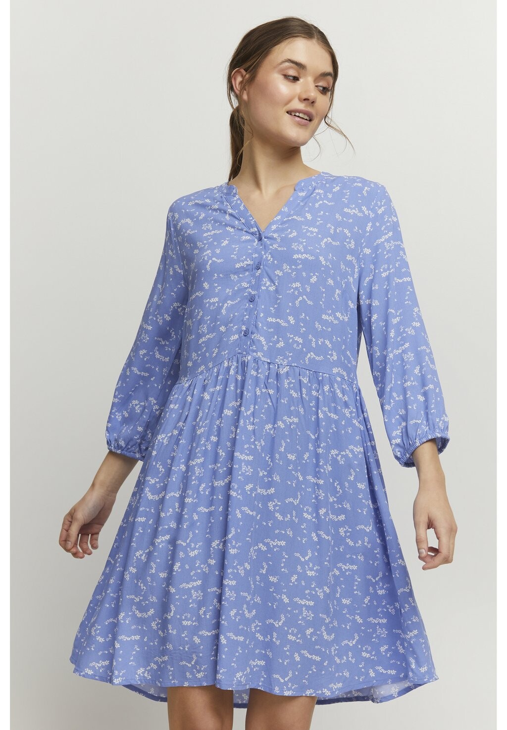 

Платье Camisero b.young BYMMJOELLA VNECK, цвет ultramarine mix