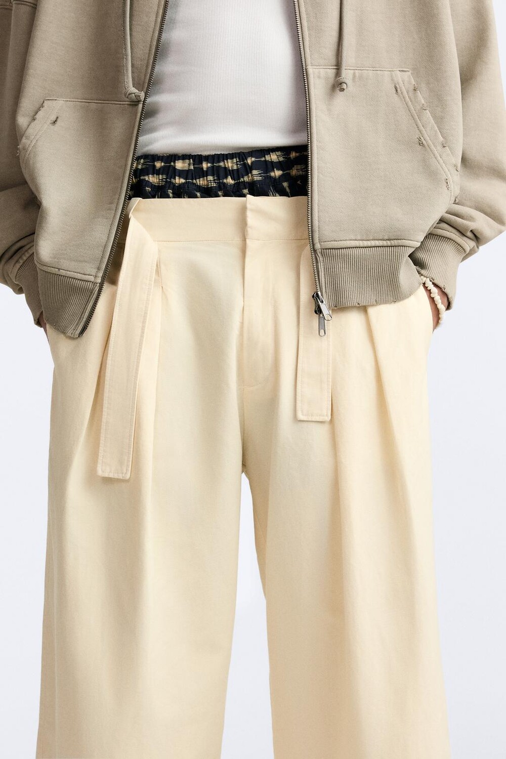 

Брюки с поясом ZARA, цвет lemon