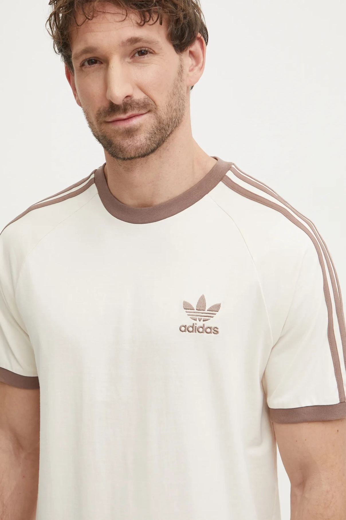 

Хлопковая футболка с 3 полосками adidas Originals, бежевый