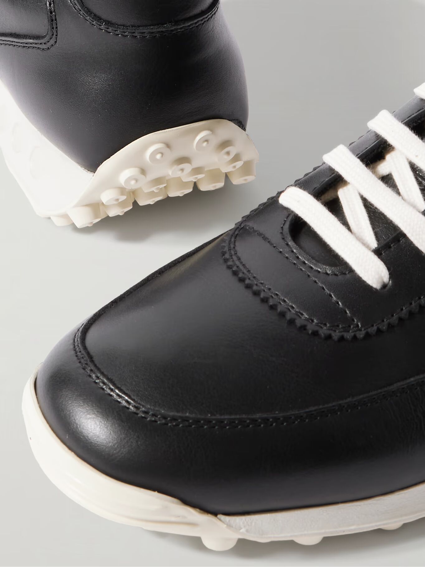 

Новые кроссовки Track Leather COMMON PROJECTS, черный