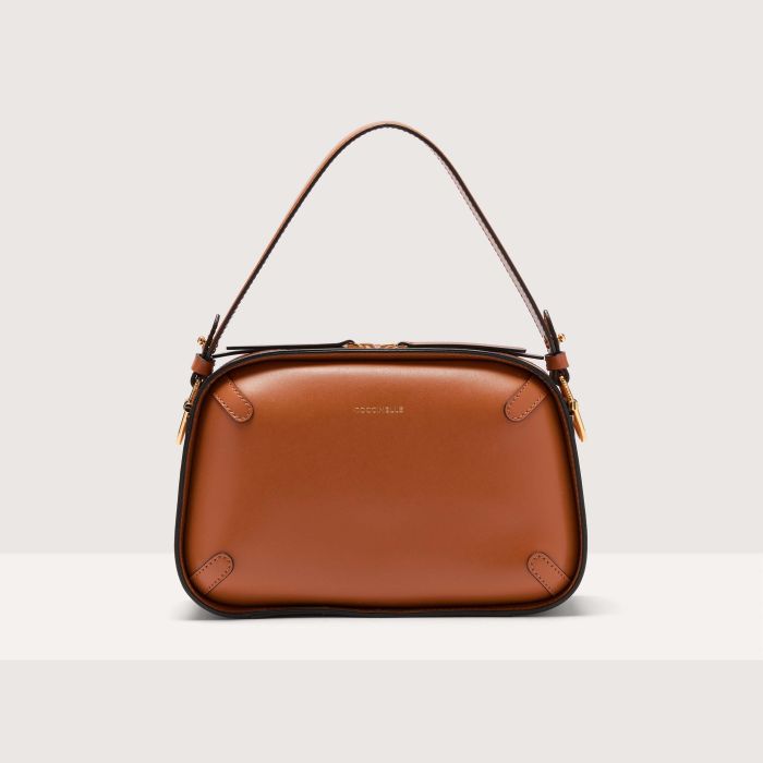 

Сумка кросс-боди Coccinelle Maleta Calf Cocker small, цвет Cuir