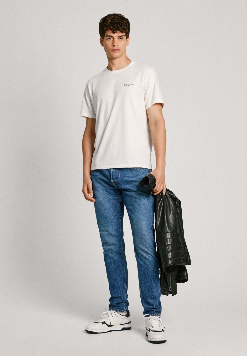 

Футболка с принтом ARRYN Pepe Jeans, молочный