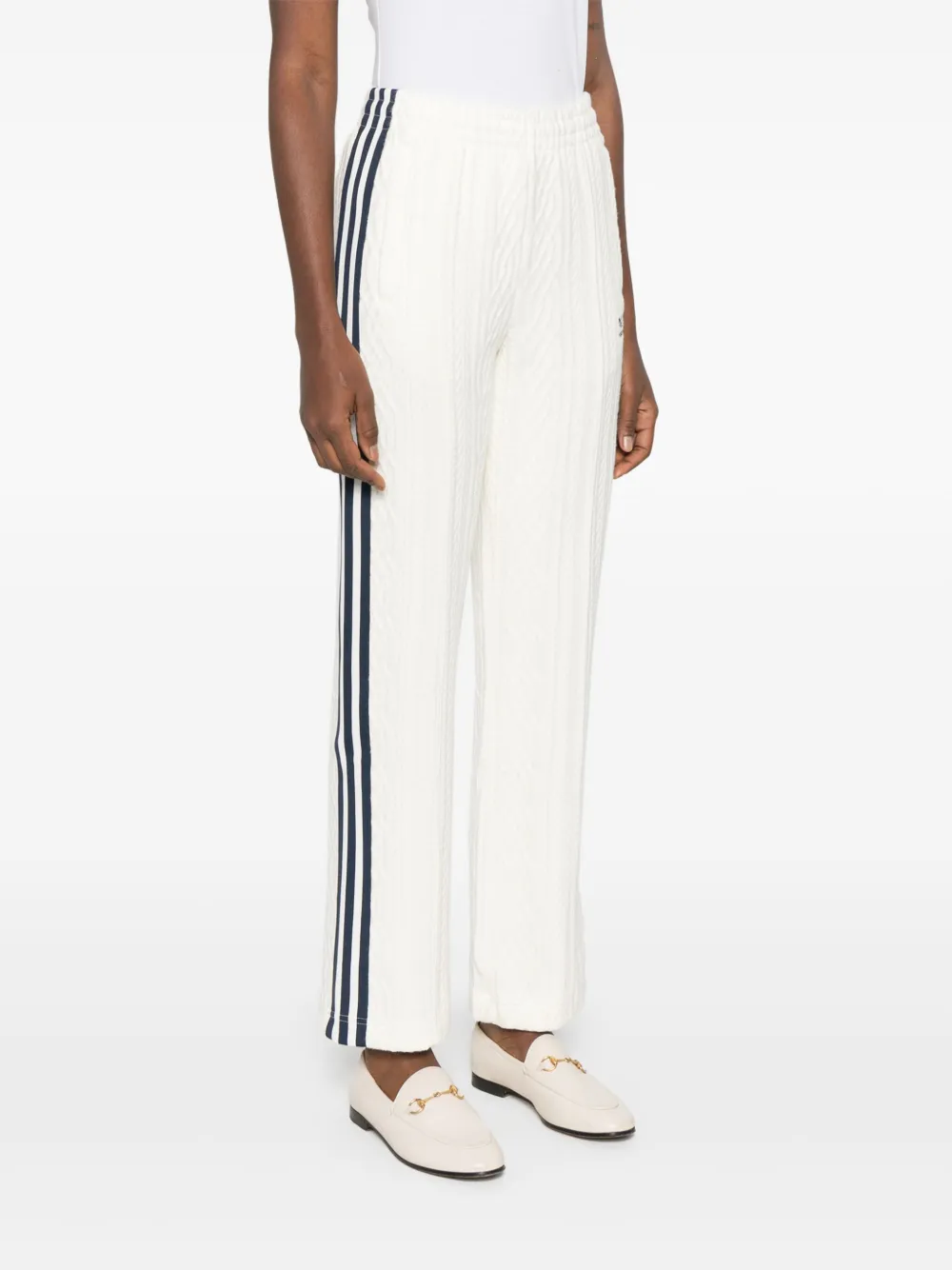 Спортивные брюки с контрастными полосками по бокам Adidas, белый — фото 3