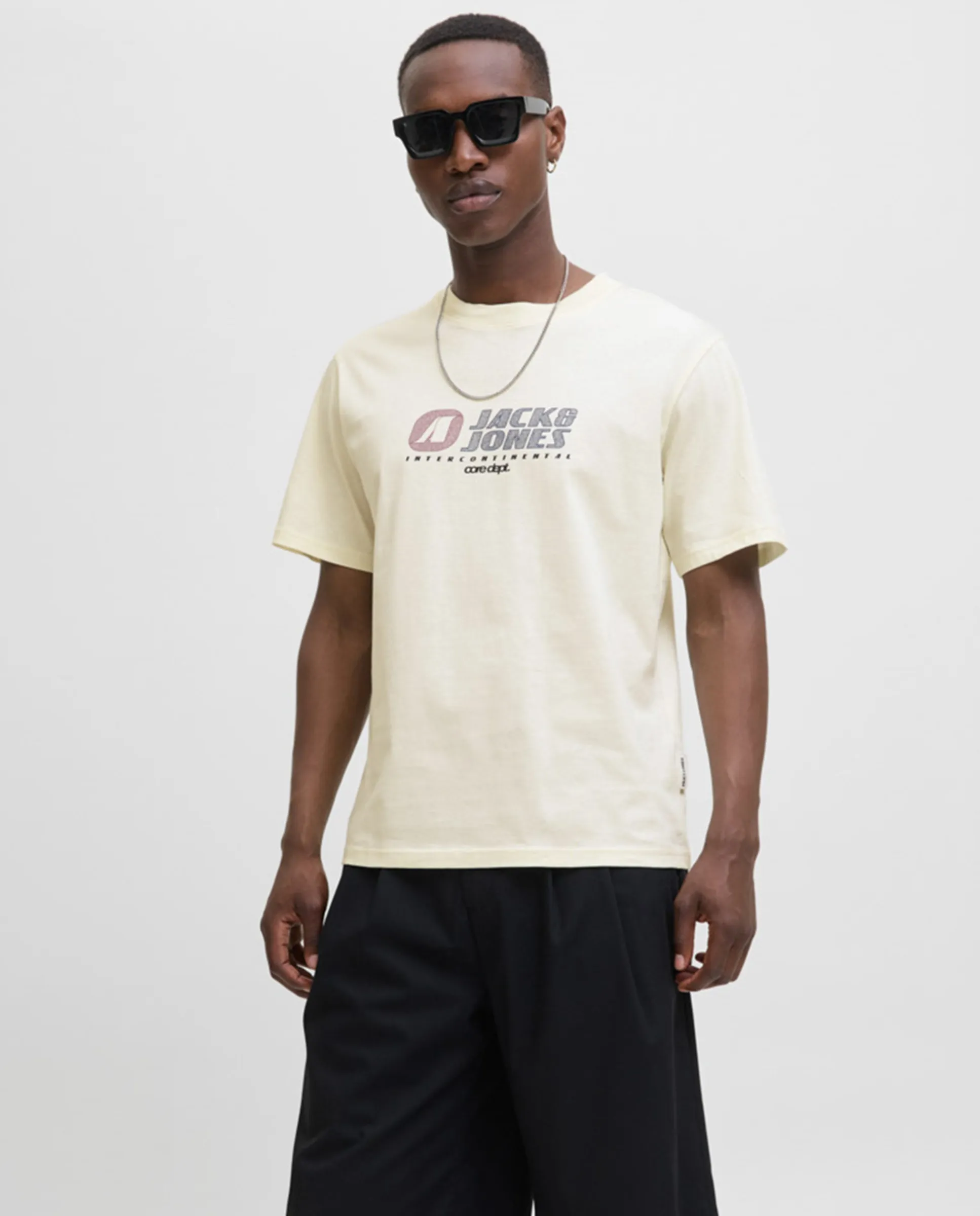 

Мужская футболка с коротким рукавом и принтом на груди Jack & Jones, кремовый