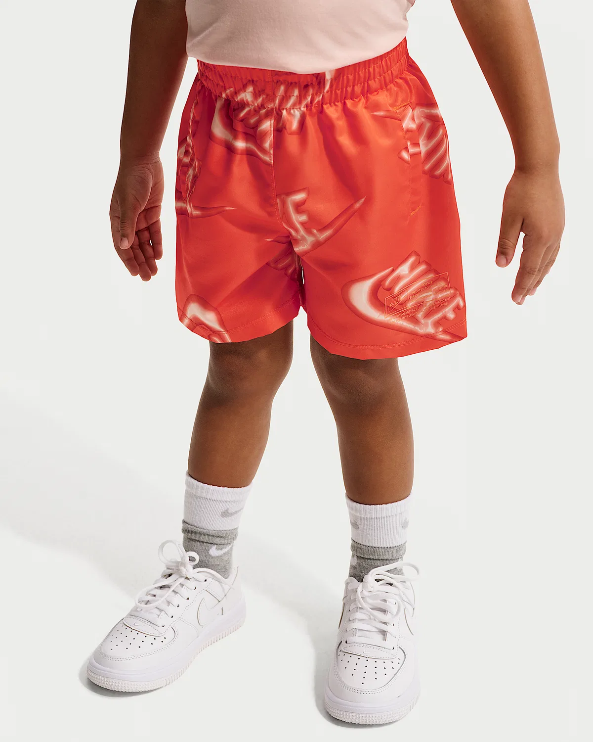 Детский набор из футболки и шорт с плавательным эффектом Nike Sportswear Club, Turf Orange — фото 2