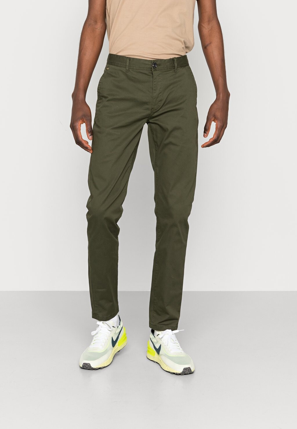 

Чино MOTT CONTAINS Scotch & Soda, цвет military