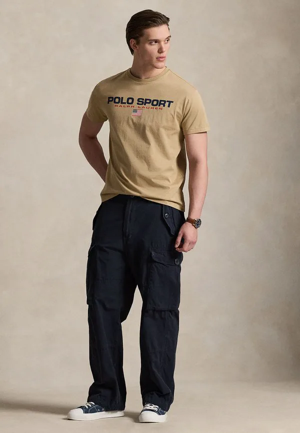 Классическая спортивная футболка-поло с принтом Polo Ralph Lauren, Vintage Khaki — фото 2