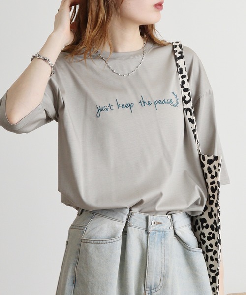 

Футболка с вышитым логотипом EGLANTINE, серо-бежевый