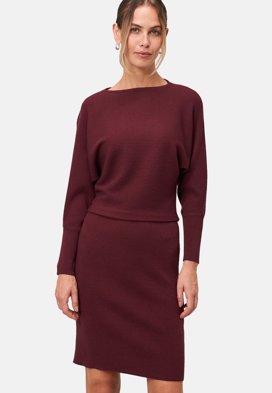 

Платье zero MIT U-BOOT AUSSCHNITT, Mystic Berry/Bordeaux