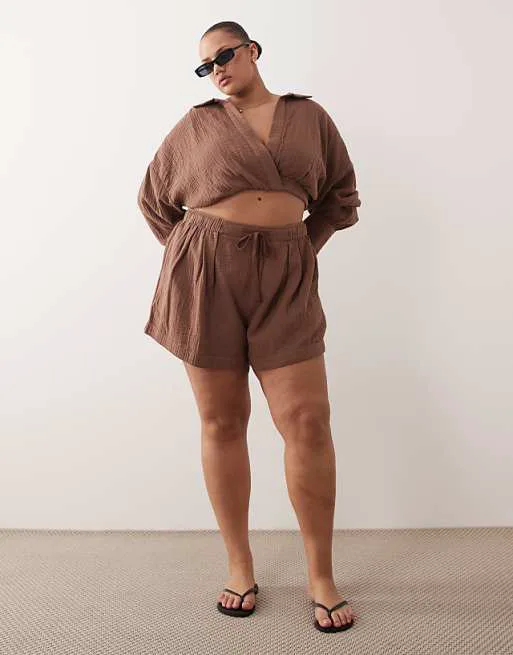

Пляжные шорты цвета мокко из марлевой ткани ASOS DESIGN Curve Callie