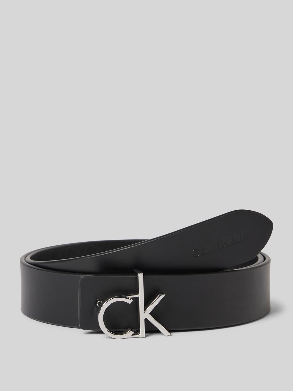 

Ремень из кожи буйвола с этикеткой CK Calvin Klein, черный