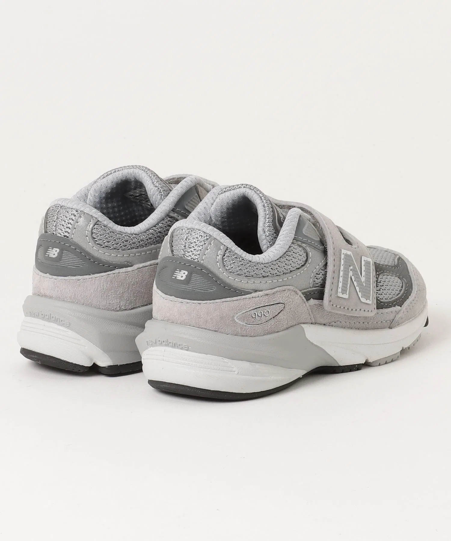 Детские кроссовки New Balance 990 v6 серые — фото 3