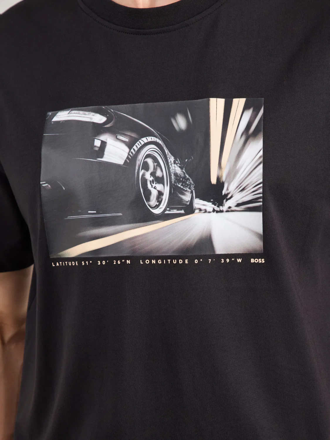 Футболка Boss Te_Motors черного цвета — фото 2