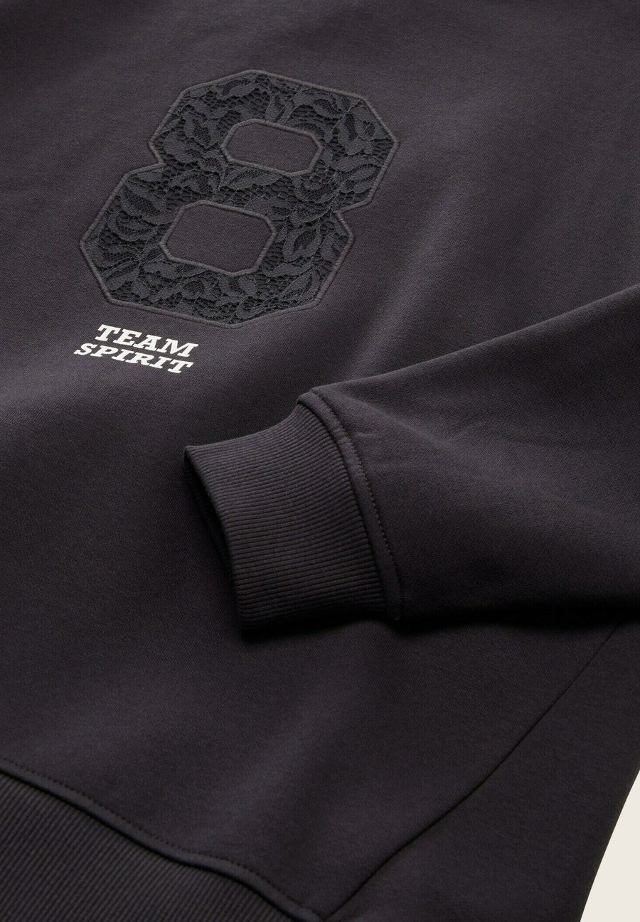 Толстовка TOM TAILOR MIT APPLIKATION, Coal Grey/Dark Grey — фото 3