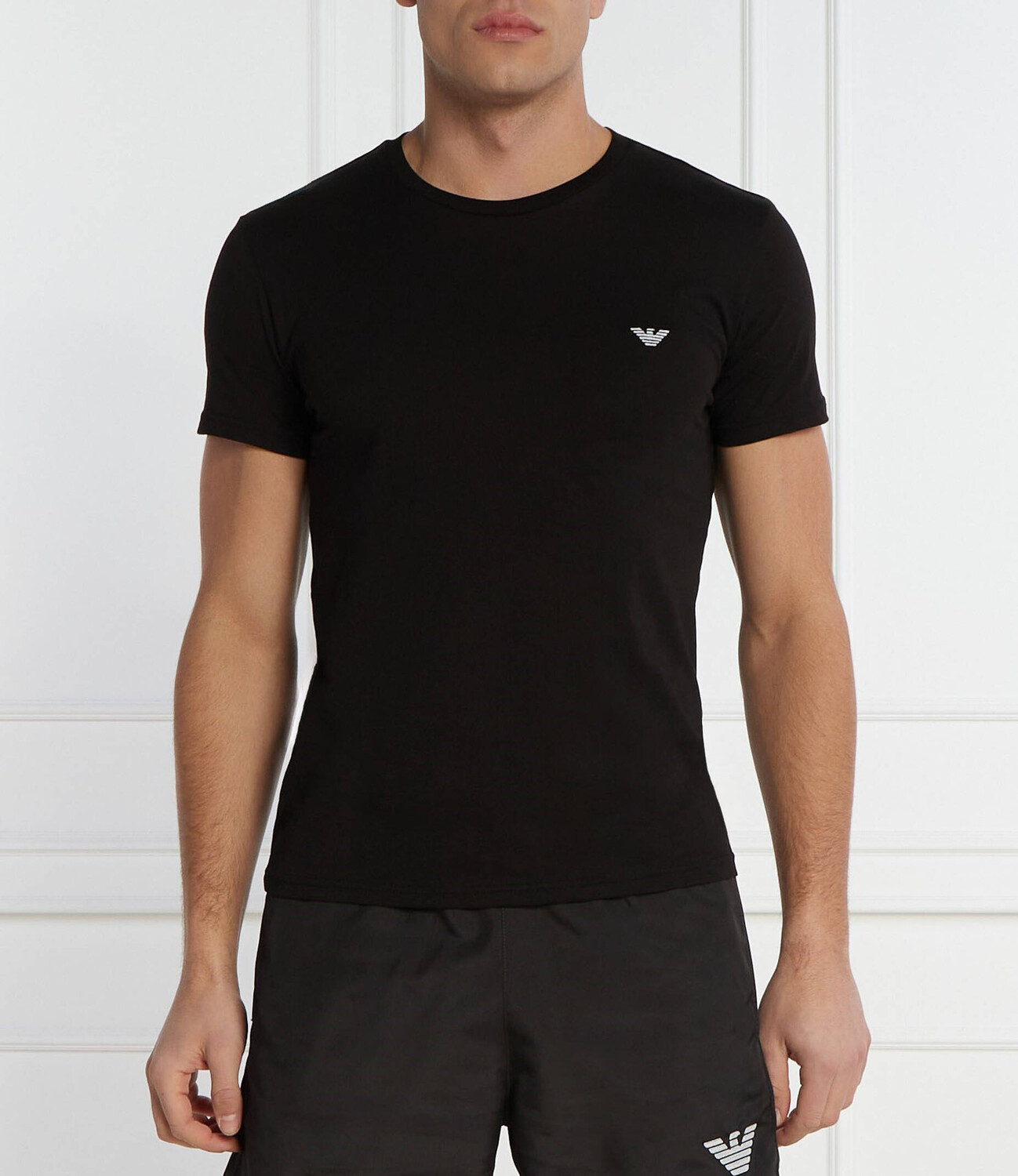 

Футболка Emporio Armani Regular Fit, черный