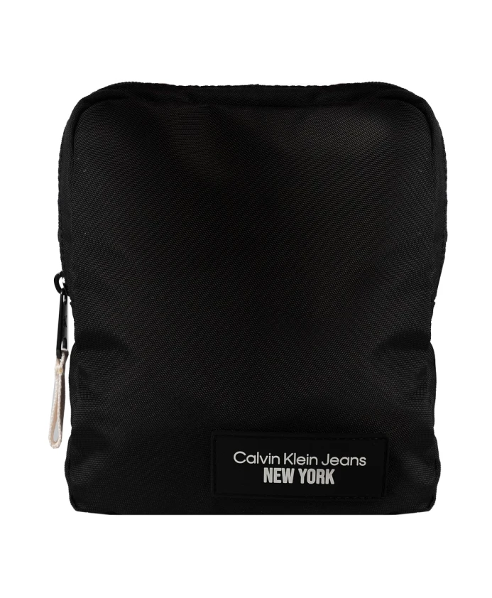 

Минималистичная функциональная сумка Calvin Klein, черный