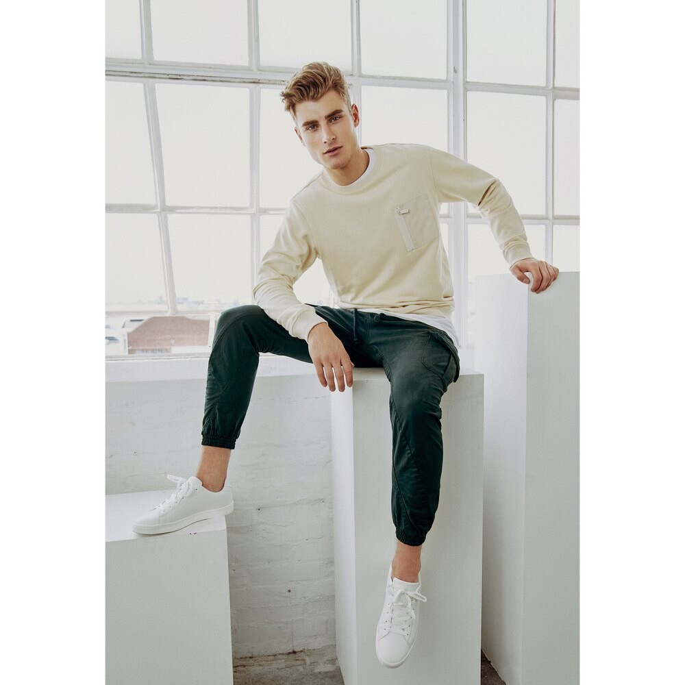 

Брюки Urban Classics Cargo Jogging, зеленый
