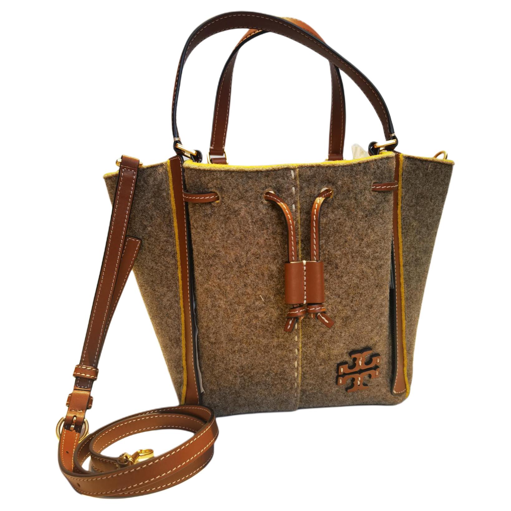 

TORY BURCH Сумка через плечо из войлока с кожаными деталями женская бежевая