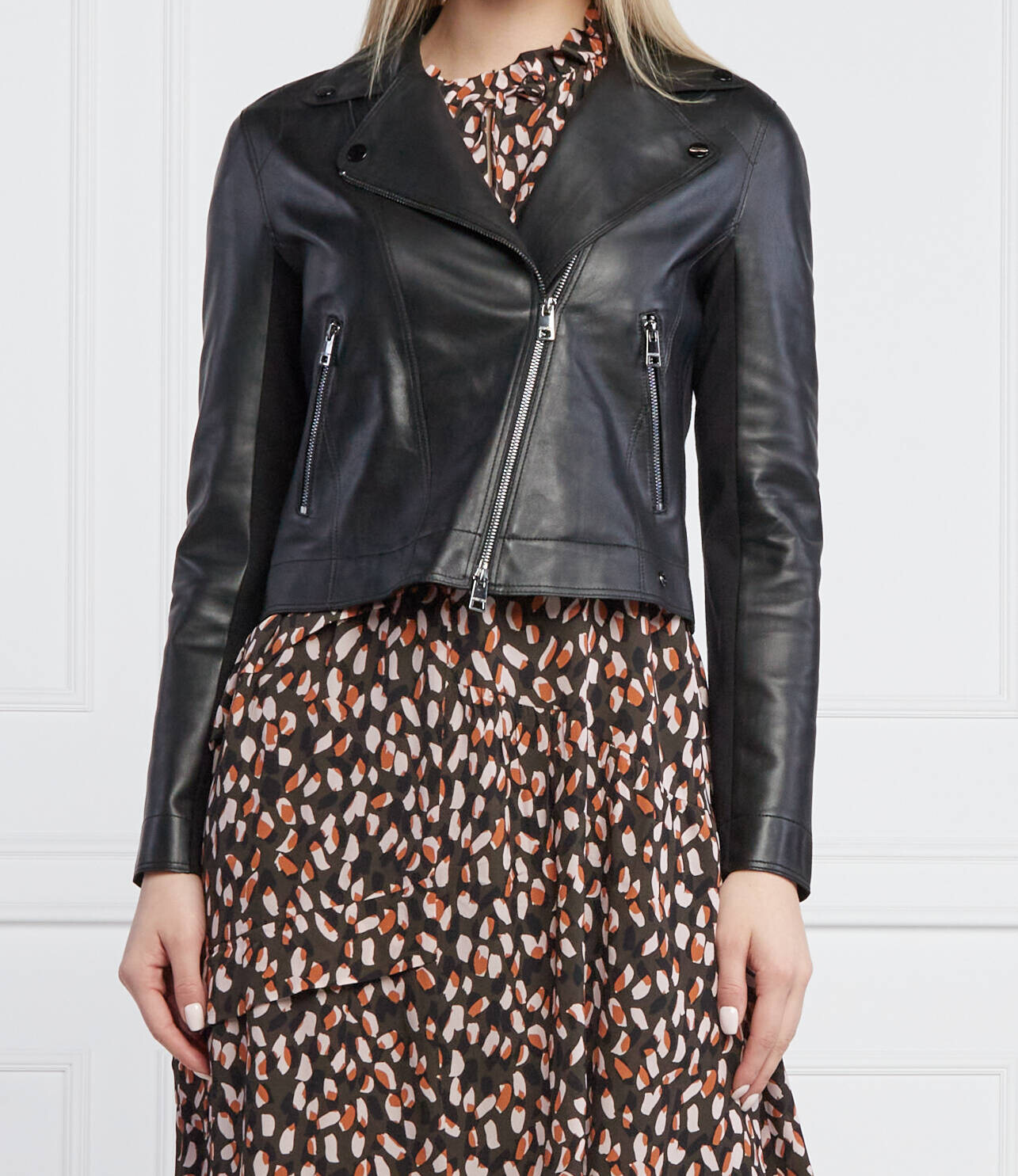 

Кожаная куртка Marc Cain Slim Fit, черный