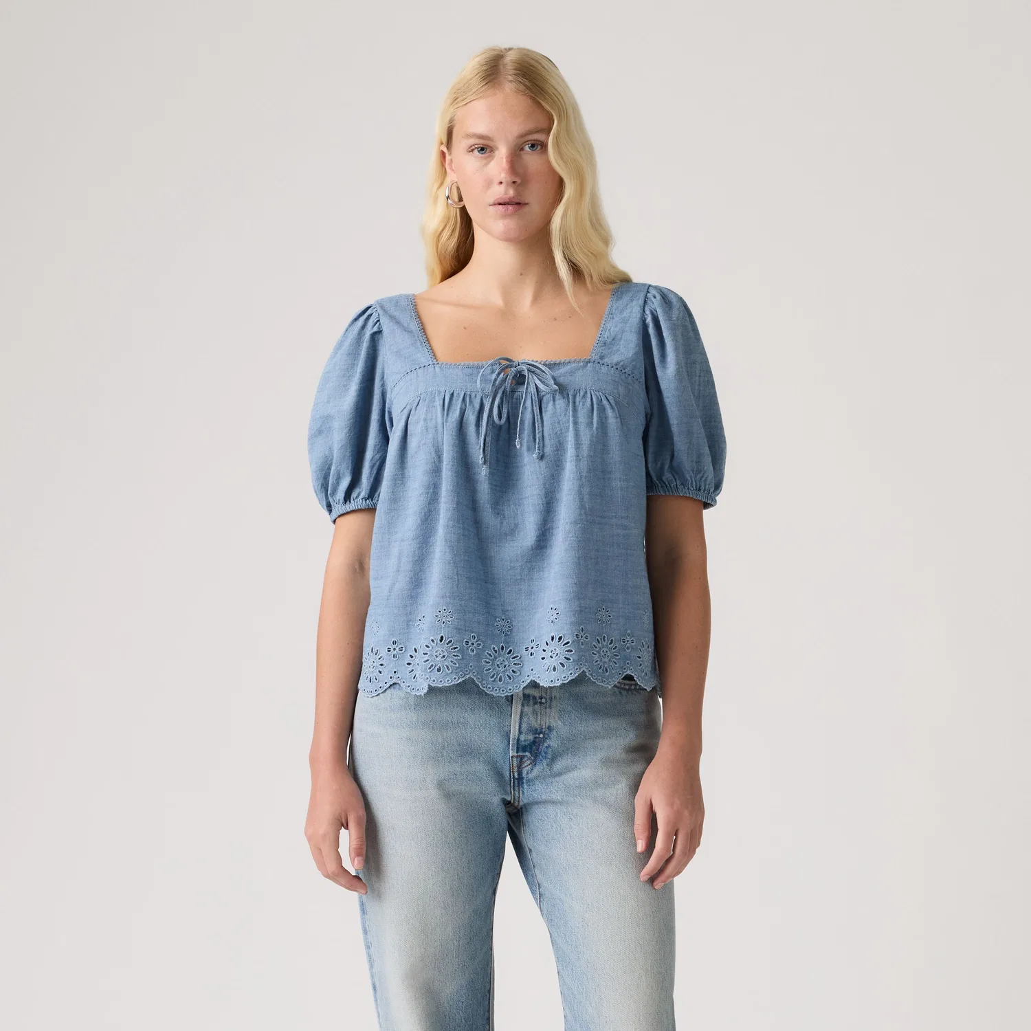 Милая блузка с короткими рукавами и ажурной отделкой Levi's, Medium Wash — фото 3